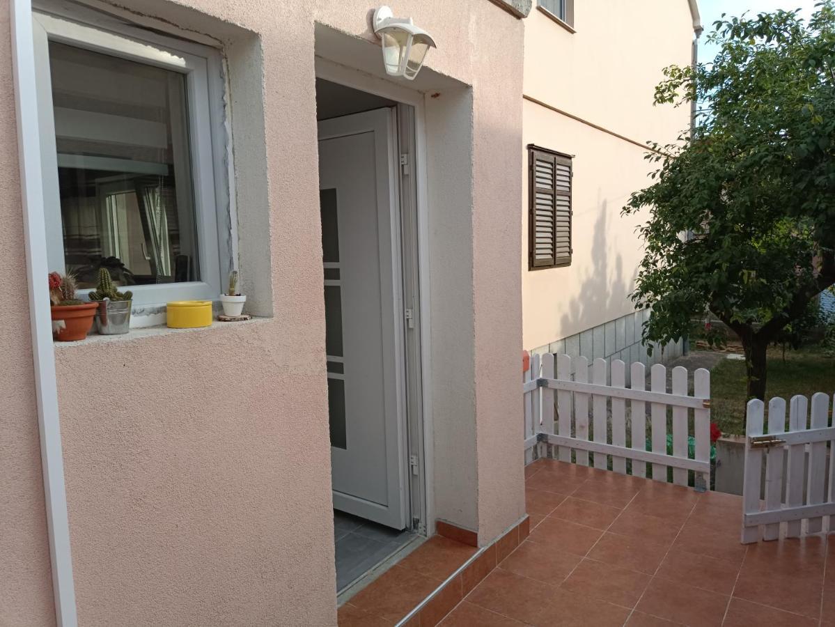 Apartamento Apartman Mala Cici Zadar Exterior foto